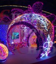 Светодиодная арка "Елочный шар с Бантом" 4 метра. Фиолетовый